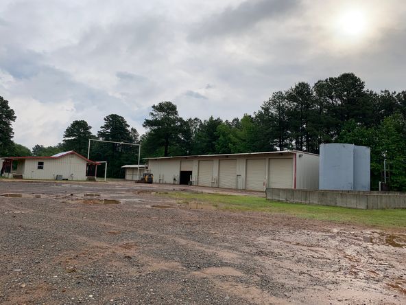 1315 S I -20 Serv Rd, Waskom, TX 75692